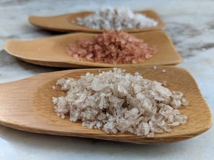 Smoking Salts in the Little Chief