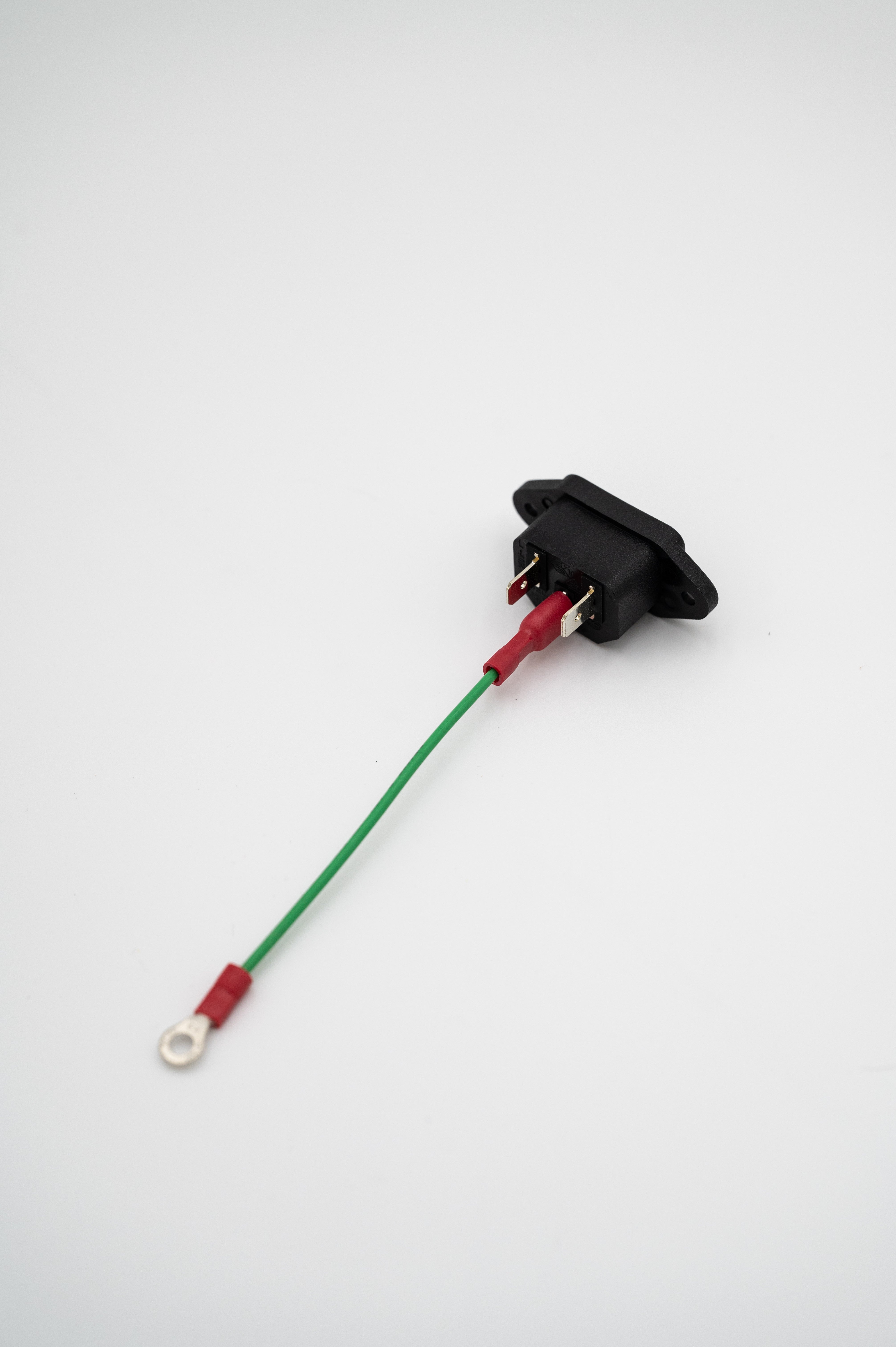 3 Prong Connector & Ground